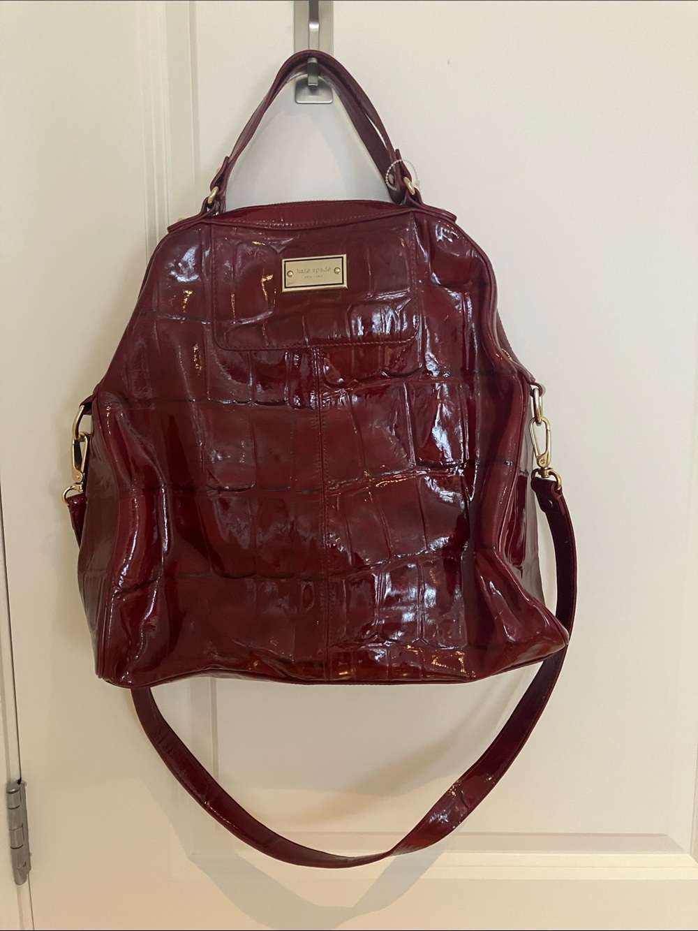 kate spade burgundy wine red patent leather embossed lg shoulder hand bag rare